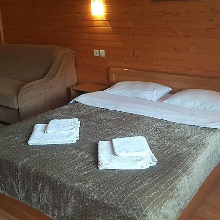 Karpatski Zori Hotel Bukovel Exterior photo