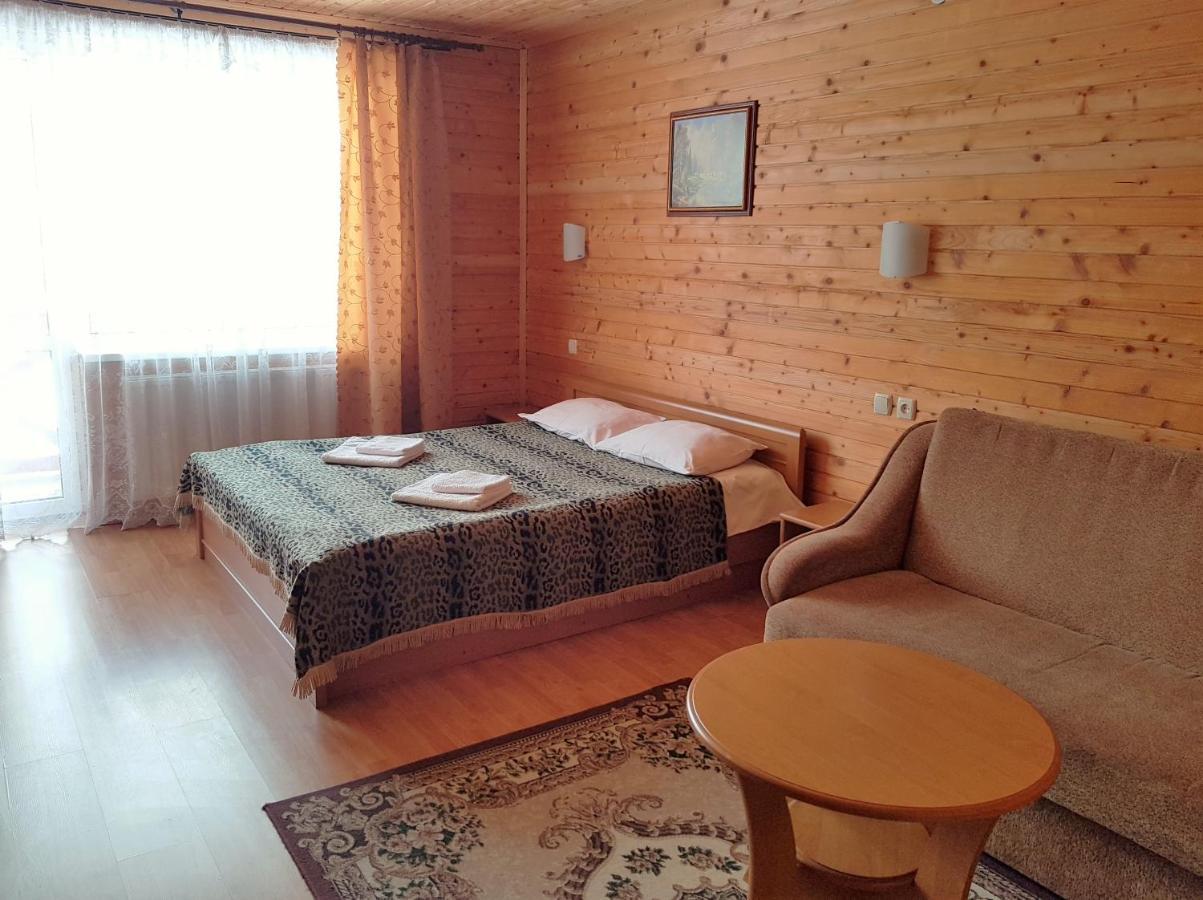 Karpatski Zori Hotel Bukovel Exterior photo