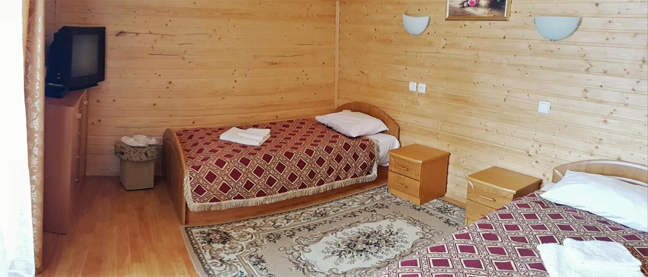 Karpatski Zori Hotel Bukovel Exterior photo