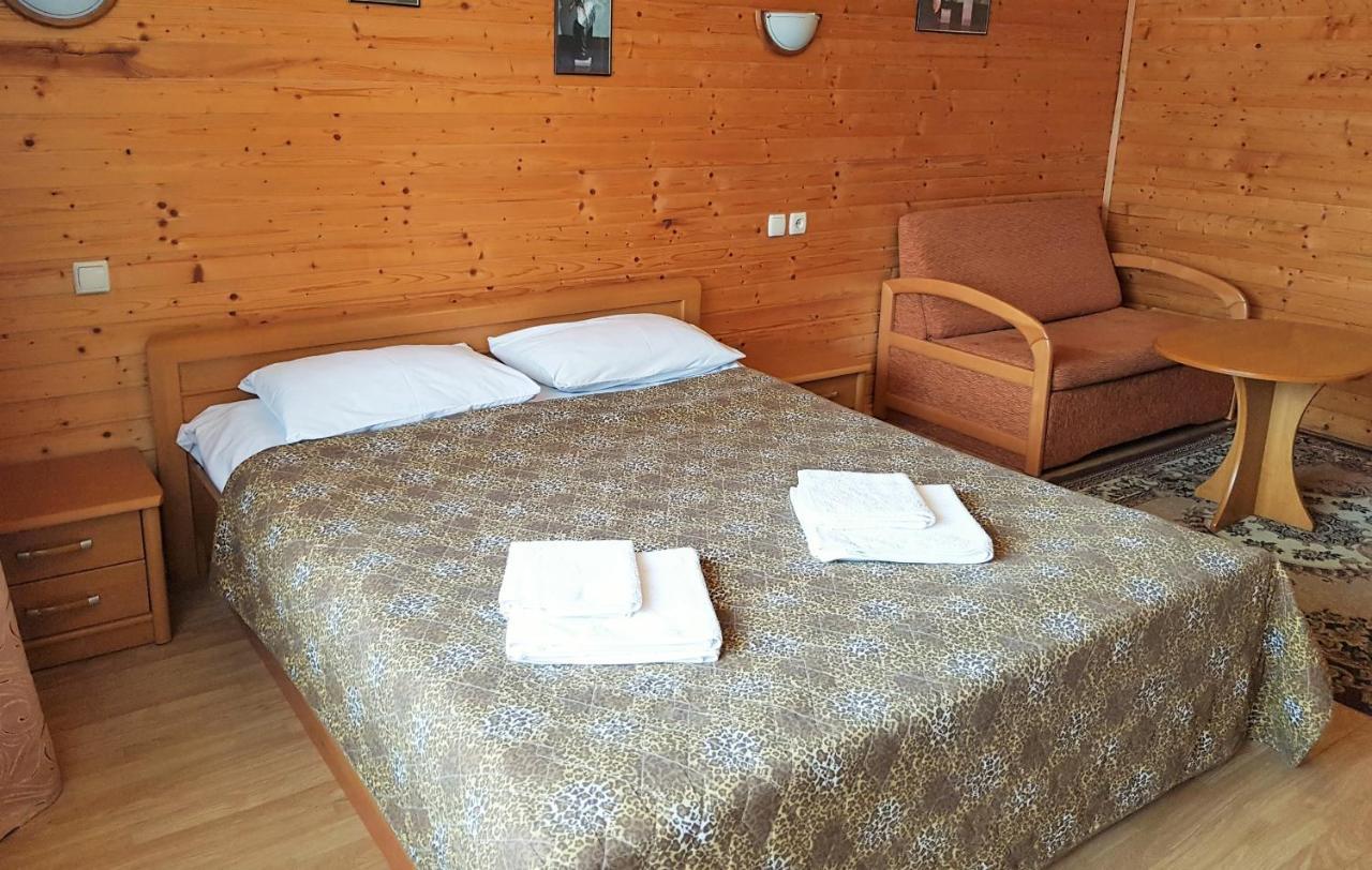 Karpatski Zori Hotel Bukovel Exterior photo