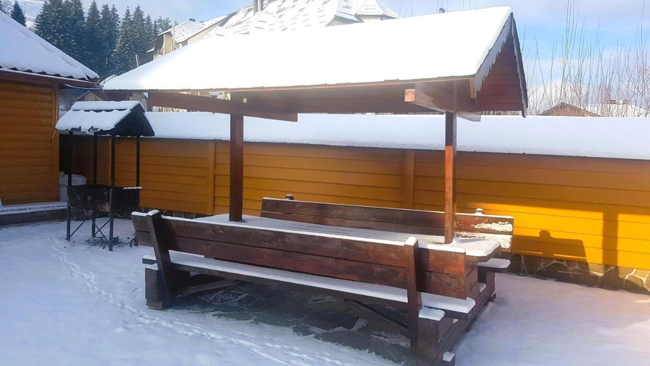 Karpatski Zori Hotel Bukovel Exterior photo
