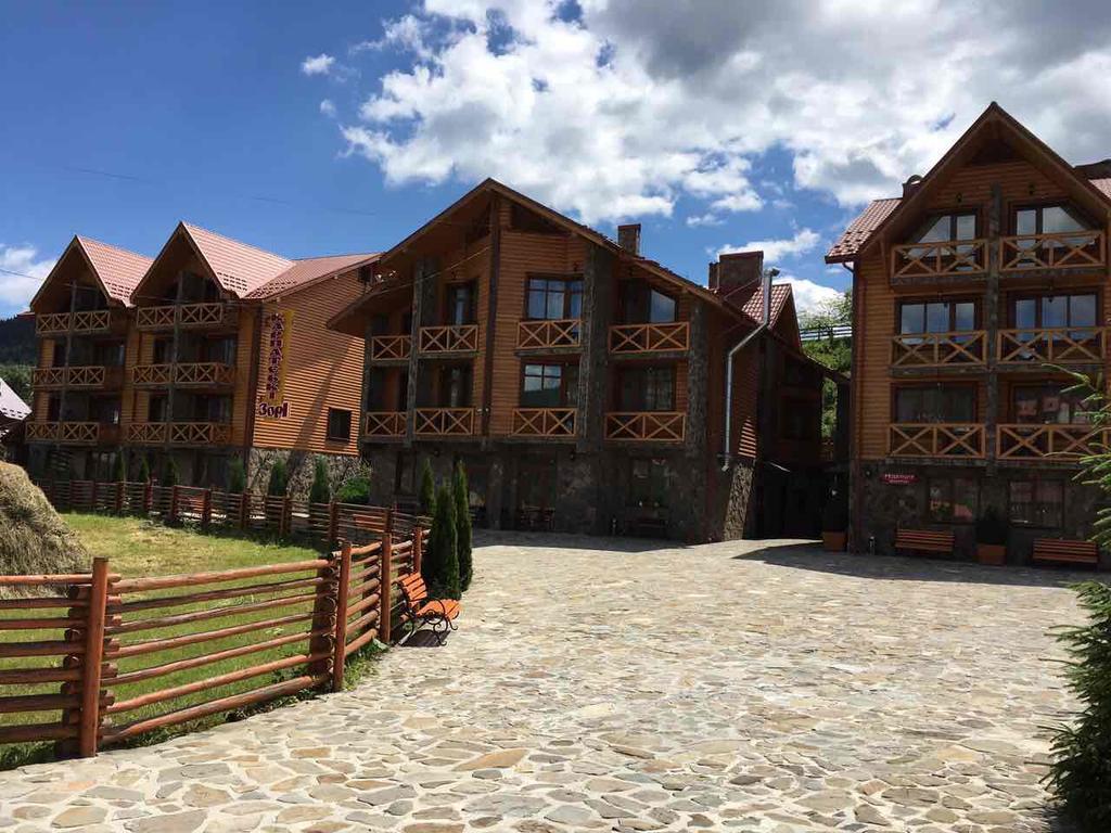 Karpatski Zori Hotel Bukovel Exterior photo